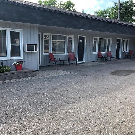 New Rockland Motel Bobcaygeon Exterior photo